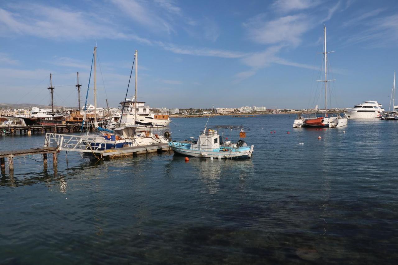 Apartment In Kato Pafos & 10 Min To Venus Beach Ngoại thất bức ảnh